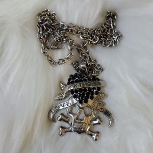 ⭐ Love Kills Slowly Skull Necklace